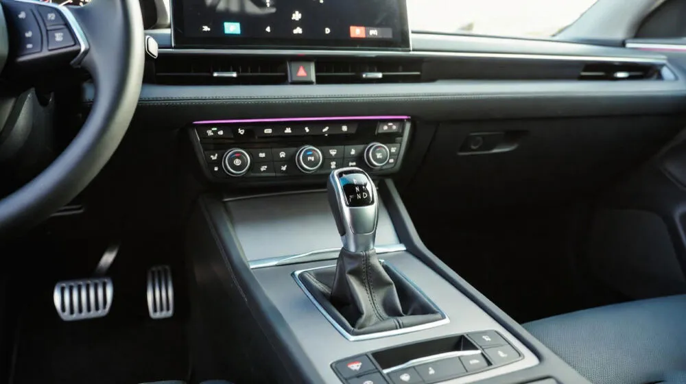 Automatic car interior and gear selector for driving in Melbourne